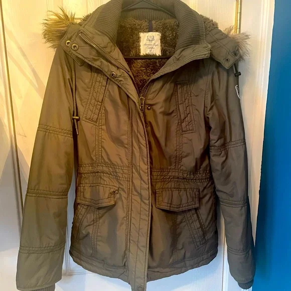 Women s Army Green American Eagle Winter Coat with Hood
